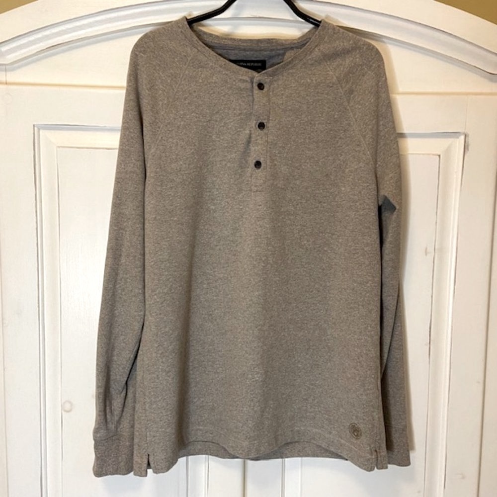 Banana Republic Men's Henley in Oatmeal